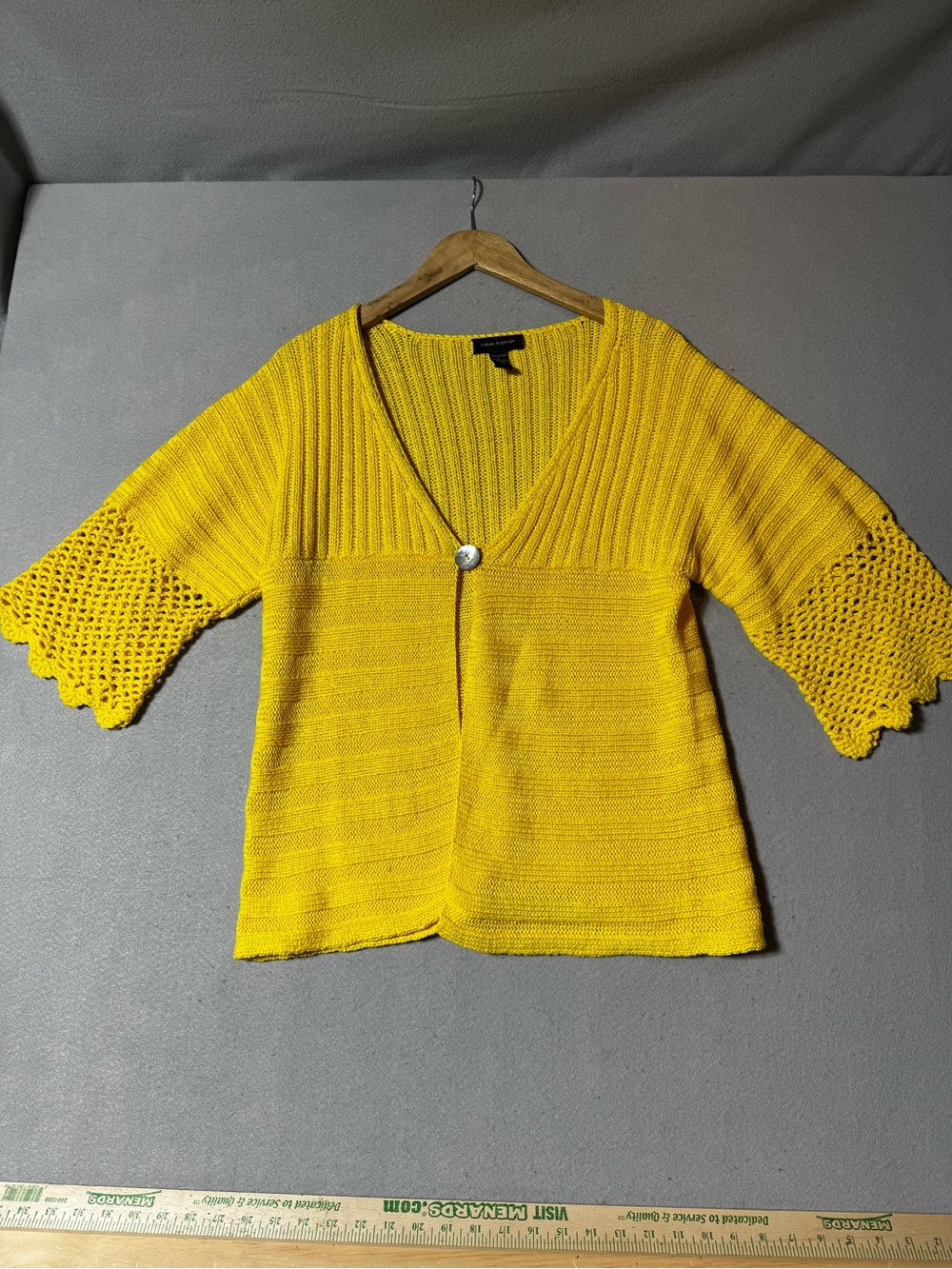 NWOT Cable & Gauge Women's Yellow Knit Button-Front Sweater Size L